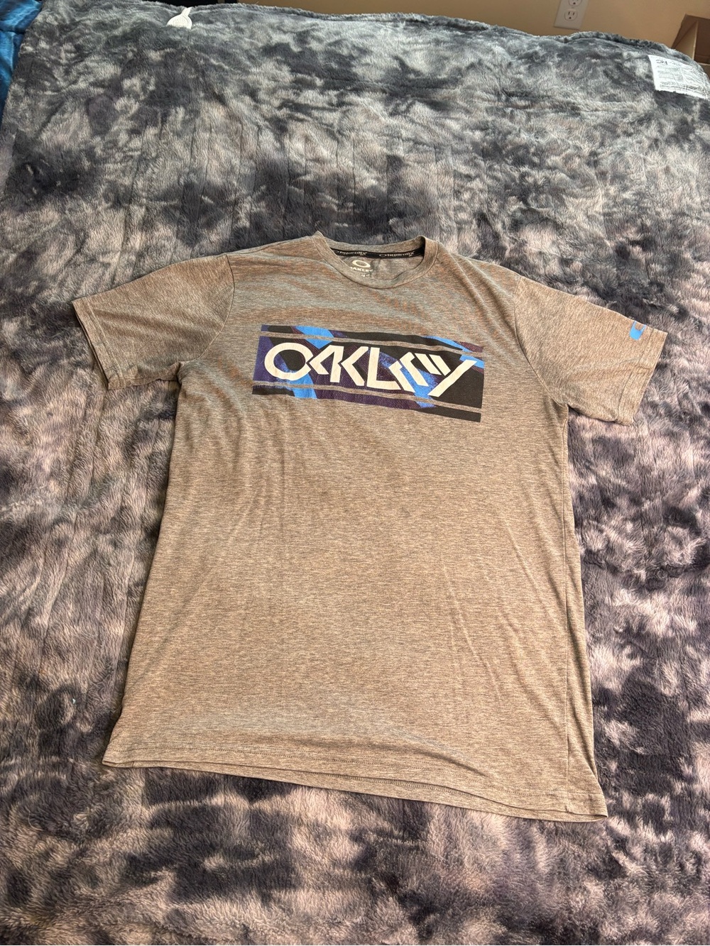 Oakley Gray Short-Sleeve Logo Tee with Blue Accents